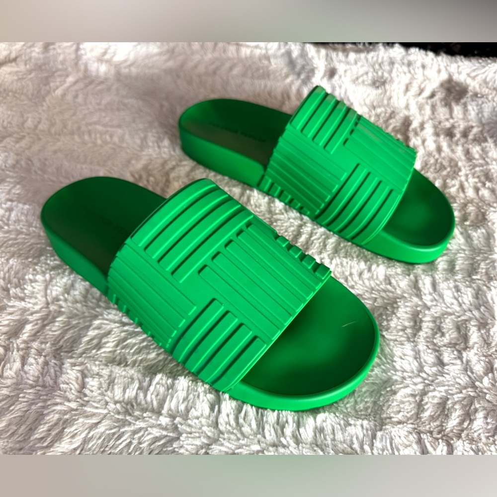 Bottega Veneta - Slider Embossed Rubber Green Slides - Picture 1 of 11
